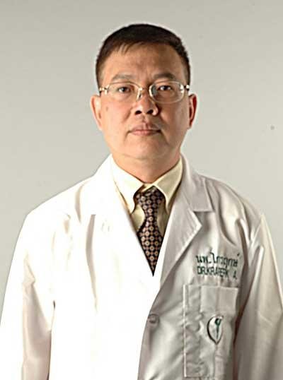 Dr. Krairerk Athirakul is a leading nephrologist at Bumrungrad International Hospital