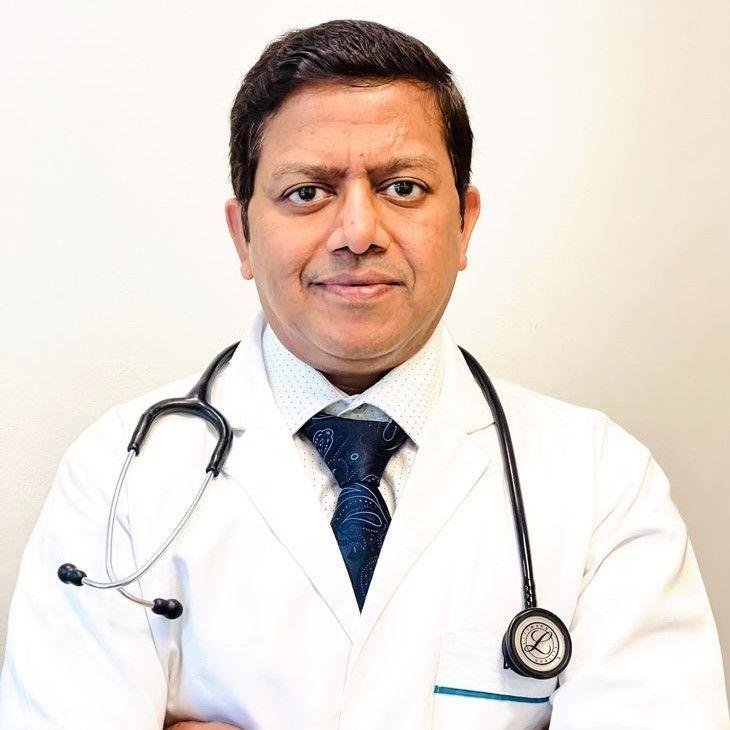 Dr. Puneet Agarwal Qualification